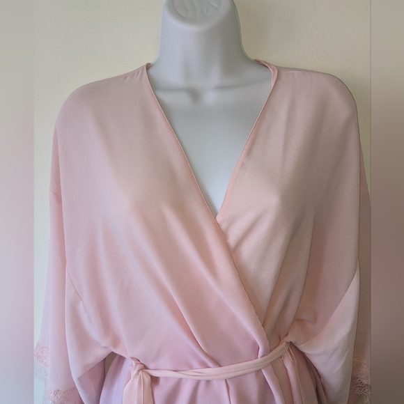 VICTORIA SECRET LIGHT PINK PURPLE KIMONO ROBE SIZE M/L - Picture 4 of 9